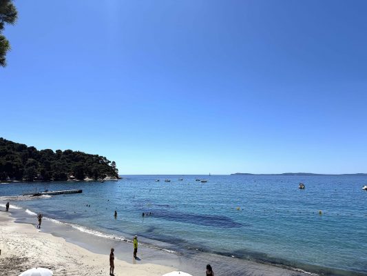 plage du canadel à 5 min à pied de la Villa